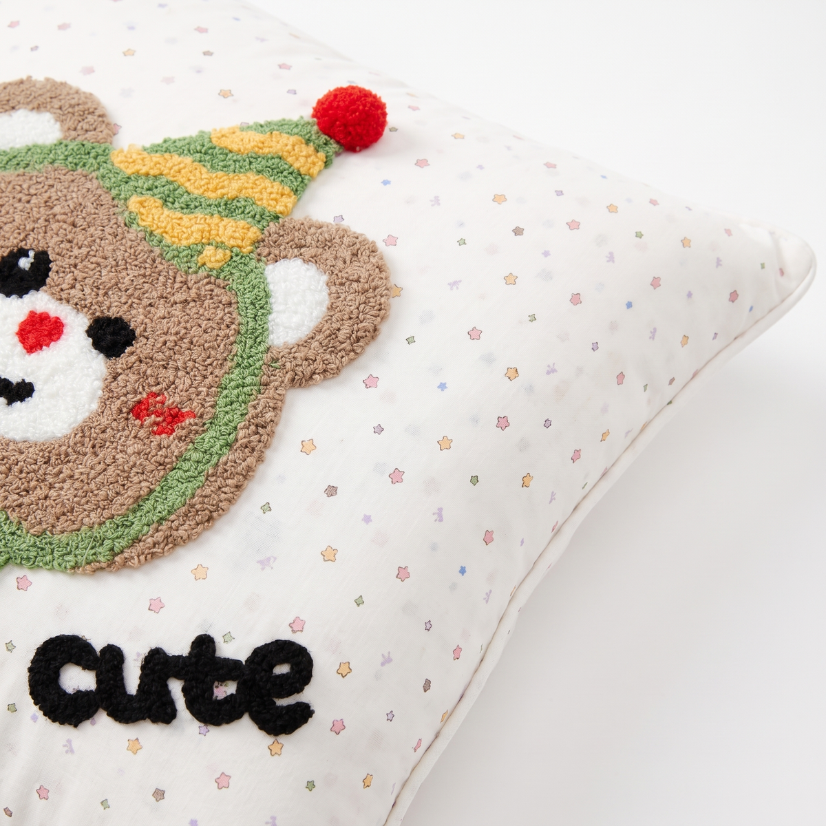 Kołdra dziecięca 2 w 1, która zmienia się w poduszkę – Miś «cute» – szczegół